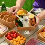 Xiamen Biodegradable Disposable Kraft Paper Salad Bowl with Lid Fast Food Takeaway Container for Soup Noodle Meal Snack Pet Food - Image 2
