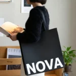Custom Branded Eco-Friendly Reusable Luxury Clothing Retail Gold Stamping Gift Shopping Paper Bags with Your Own Logo