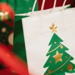 Custom Wholesale Cheap Luxury Red Christmas Wrapping Kraft Paper Bag with Handles Holiday Party Gift Bags – Image 6